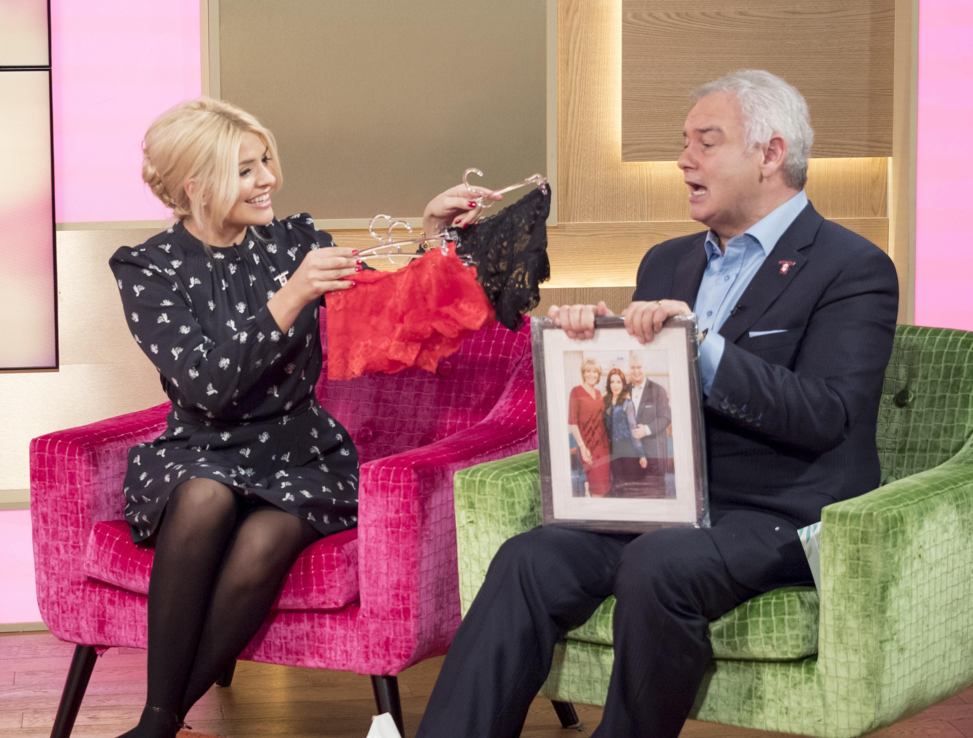 Holly_Willoughby_155.jpg