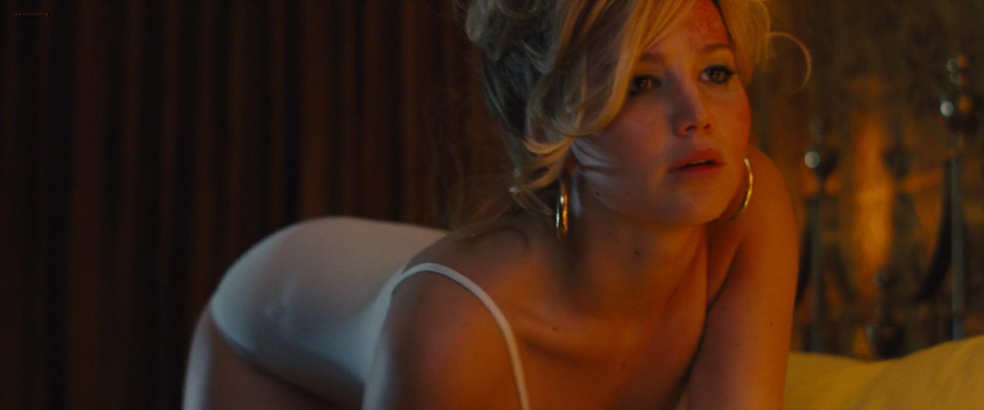 Amy Adams, Jennifer Lawrence - American Hustle 1080p BluRay 20.jpg