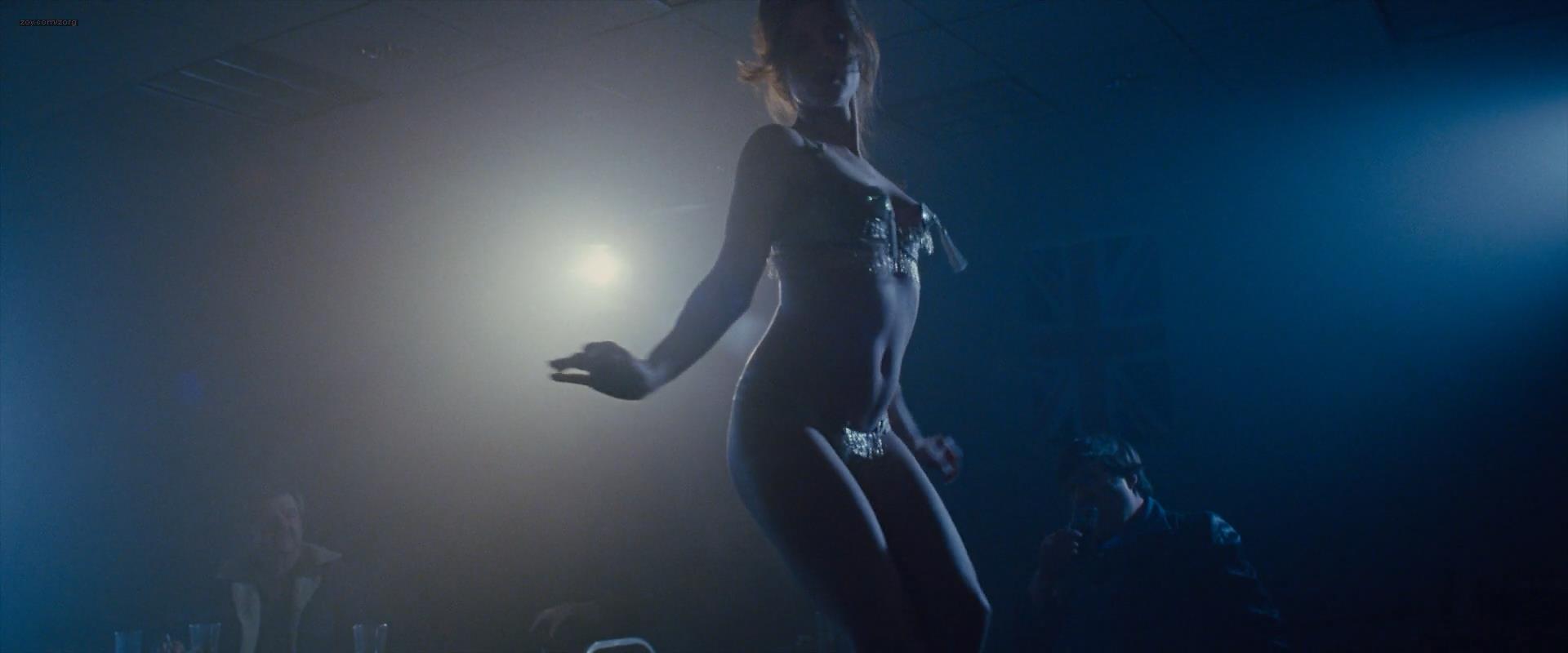 Amy Adams, Jennifer Lawrence - American Hustle 1080p BluRay 3.jpg