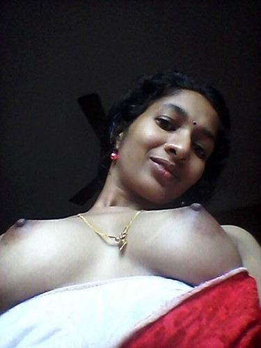 India Ebony Tits - South Indian Wife Topless Selfies Showing Black Tits | Indian Nude Girls