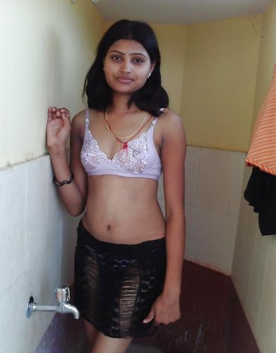 Beautiful Amateur Indian Girl Remove Dress For Bf Request Indian Nude Girls