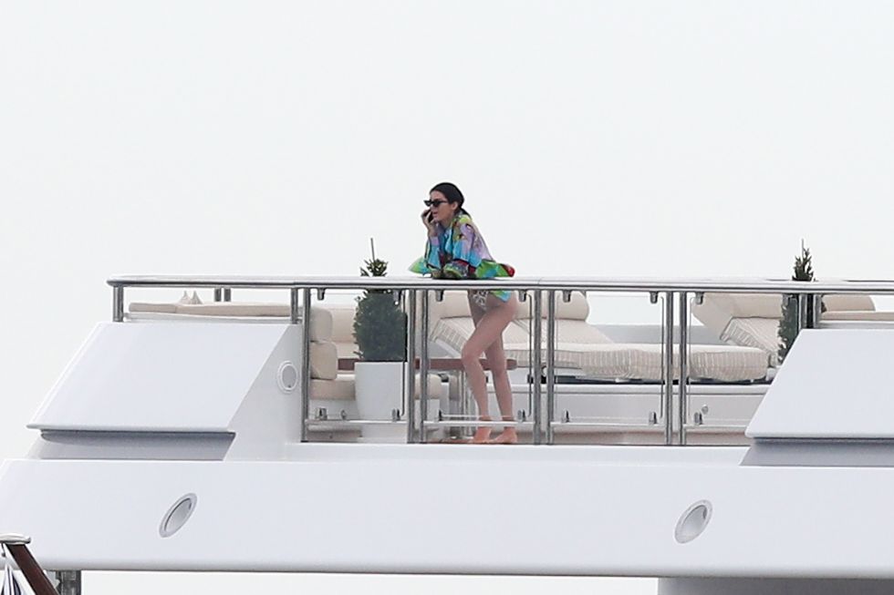 Kendall Jenner sexy swimsuit candids on a yacht in Antibes 198x MixQ photos 180.jpg
