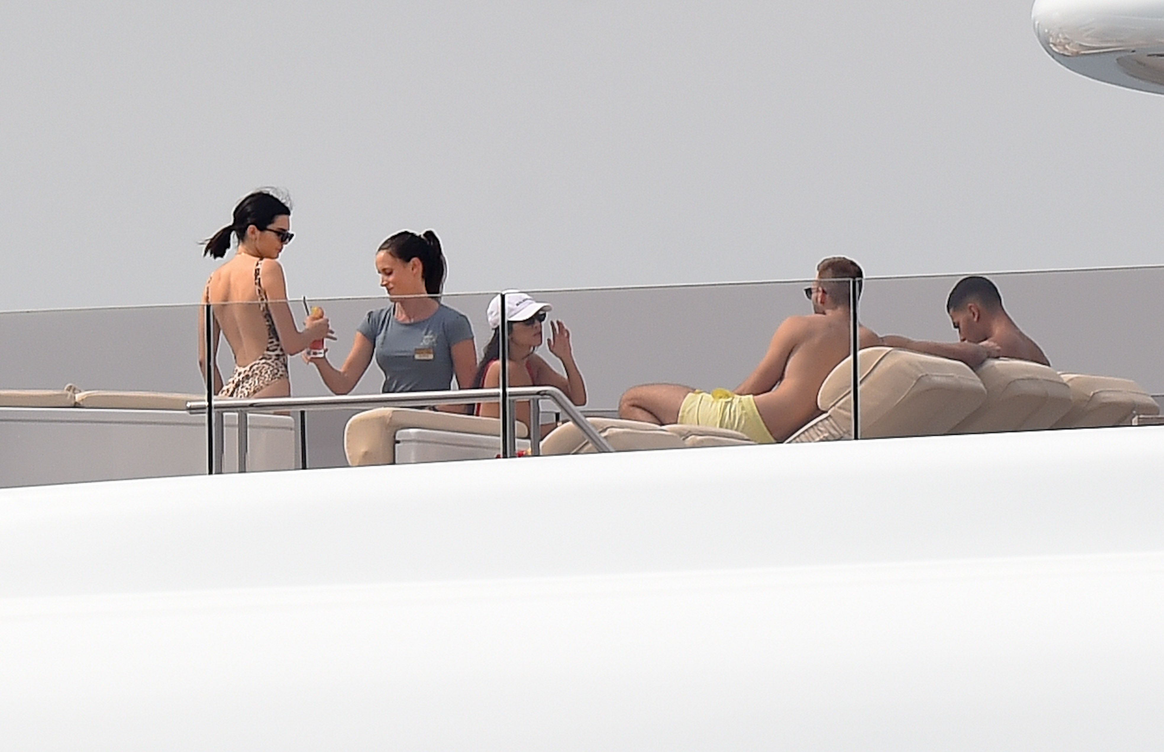 Kendall Jenner sexy swimsuit candids on a yacht in Antibes 198x MixQ photos 184.jpg
