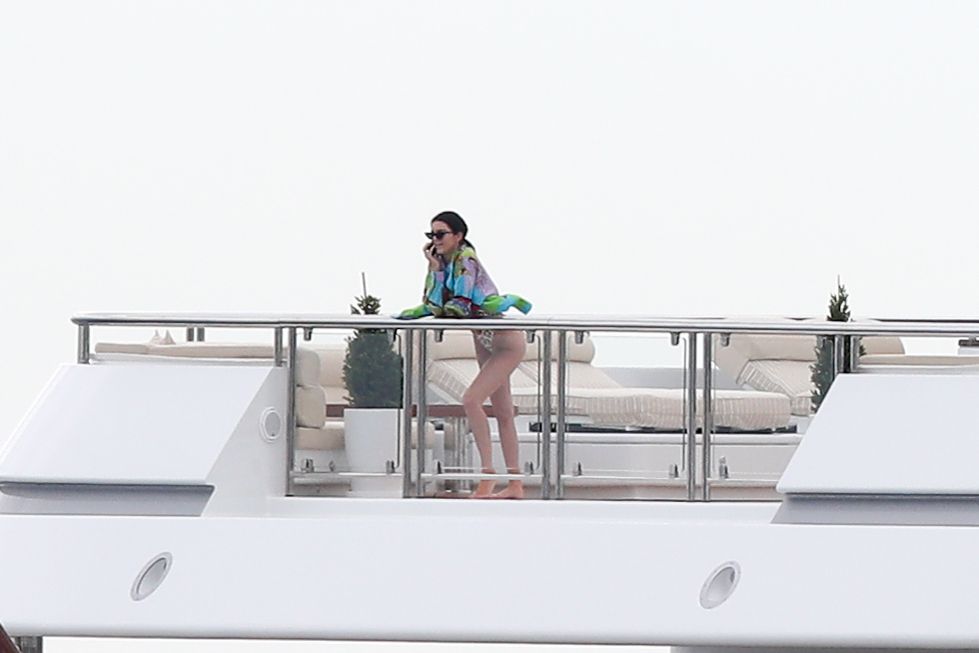 Kendall Jenner sexy swimsuit candids on a yacht in Antibes 198x MixQ photos 196.jpg