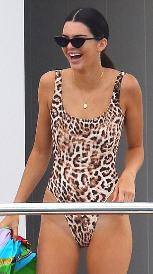 Kendall Jenner sexy swimsuit candids on a yacht in Antibes 198x MixQ photos 20.jpg