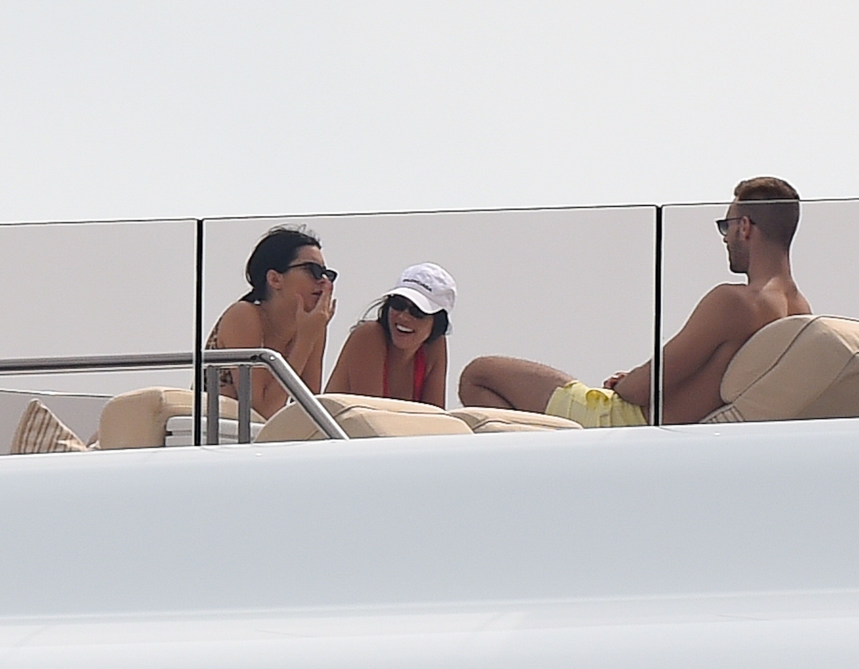 Kendall Jenner sexy swimsuit candids on a yacht in Antibes 198x MixQ photos 115.jpg