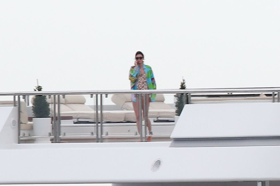 Kendall Jenner sexy swimsuit candids on a yacht in Antibes 198x MixQ photos 190.jpg