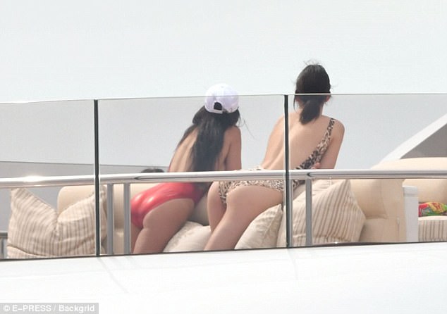 Kendall Jenner sexy swimsuit candids on a yacht in Antibes 198x MixQ photos 64.jpg