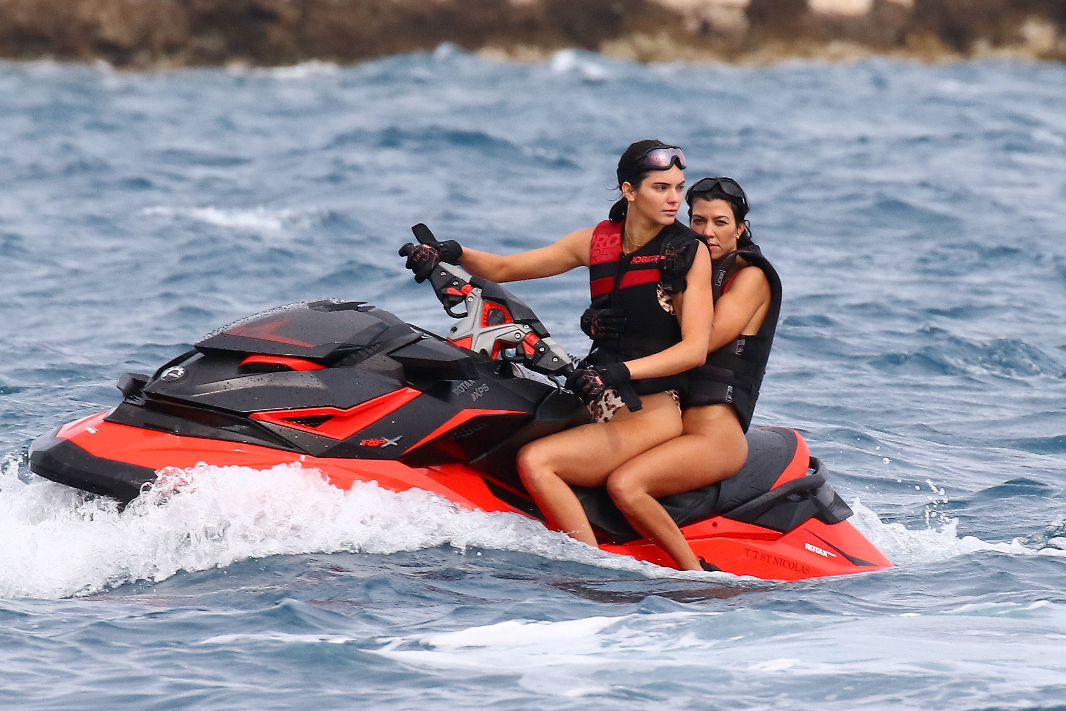 Kendall Jenner sexy swimsuit candids on a yacht in Antibes 198x MixQ photos 175.jpg