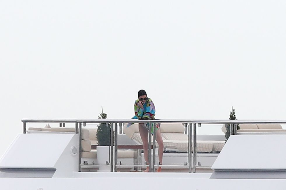 Kendall Jenner sexy swimsuit candids on a yacht in Antibes 198x MixQ photos 156.jpg