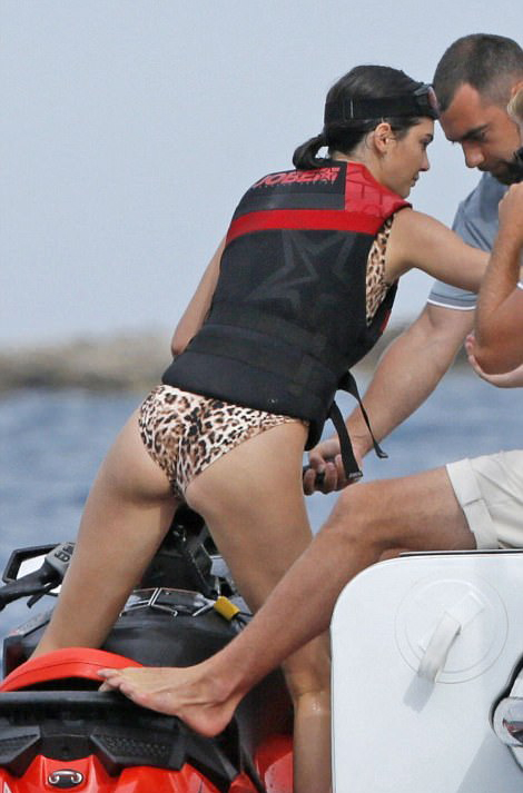 Kendall Jenner sexy swimsuit candids on a yacht in Antibes 198x MixQ photos 192.jpg