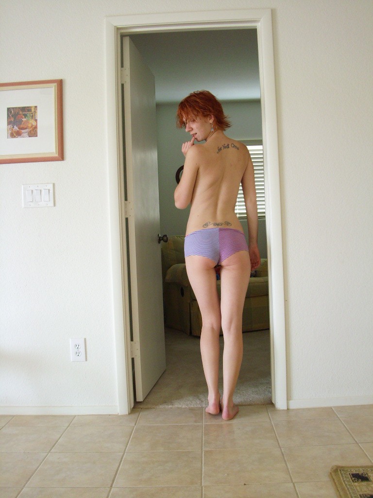 Keppima.com_Slim Ginger With Puffy Nipples Posing Naked21.jpg
