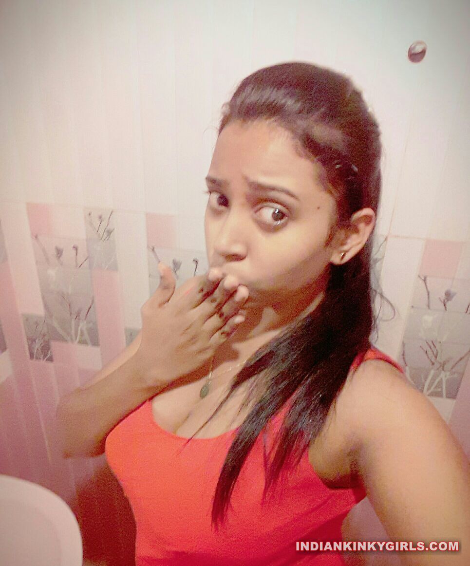 Naughty Kanpur College Girl With Amazing boobs Selfies _005.jpg