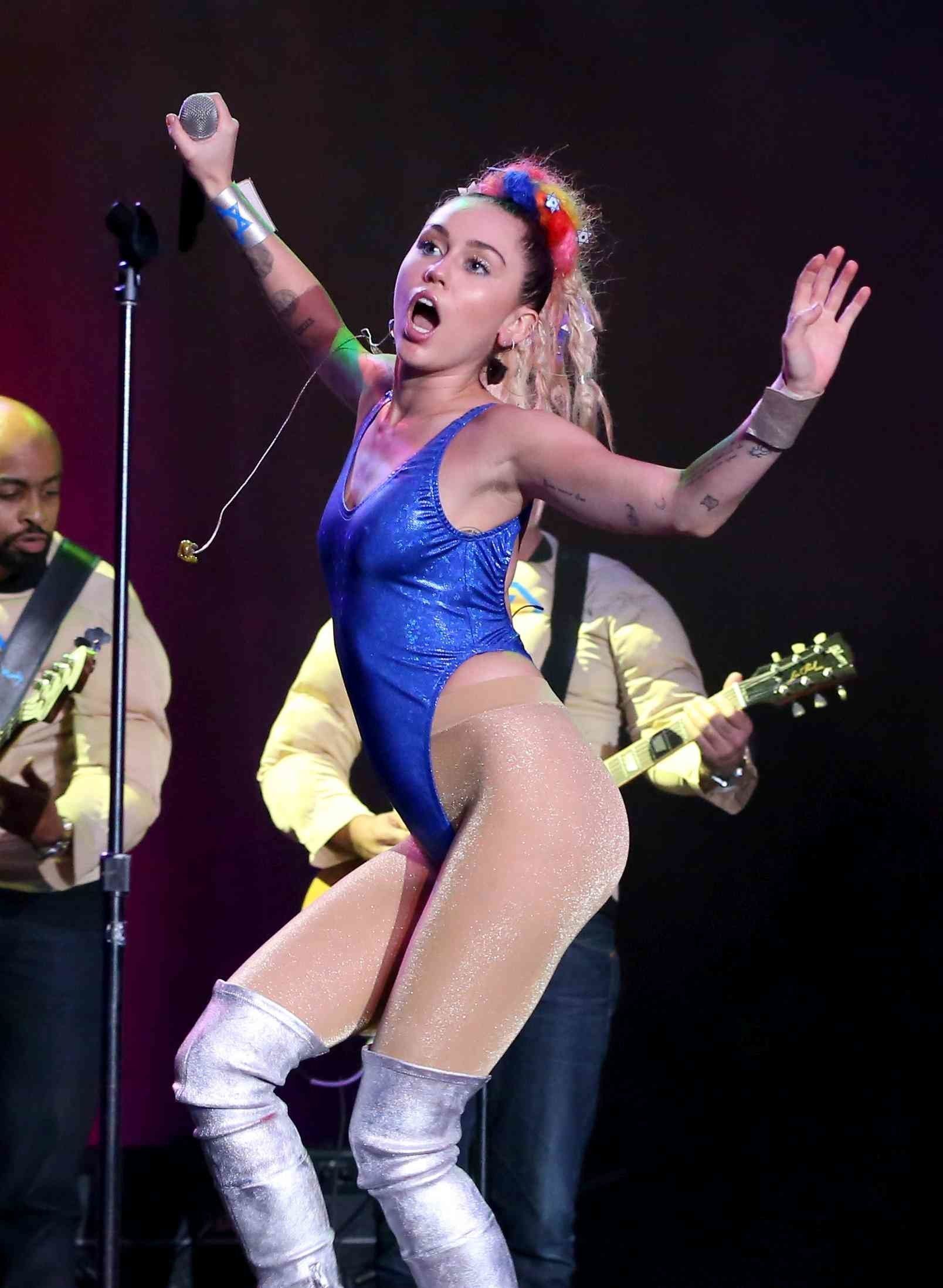 Miley_Cyrus_378.jpg